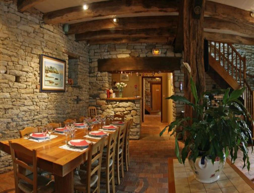 Auberge Saint Hernin Pluherlin Экстерьер фото